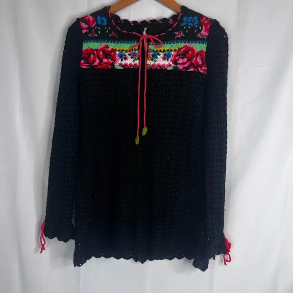 Free People Black Open Weave Felted Floral Crochet Boho Sweater Size Small - Picture 9 of 9